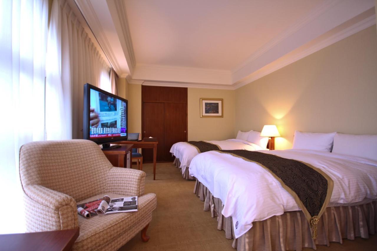 Grand Boss Hotel Yilan Экстерьер фото