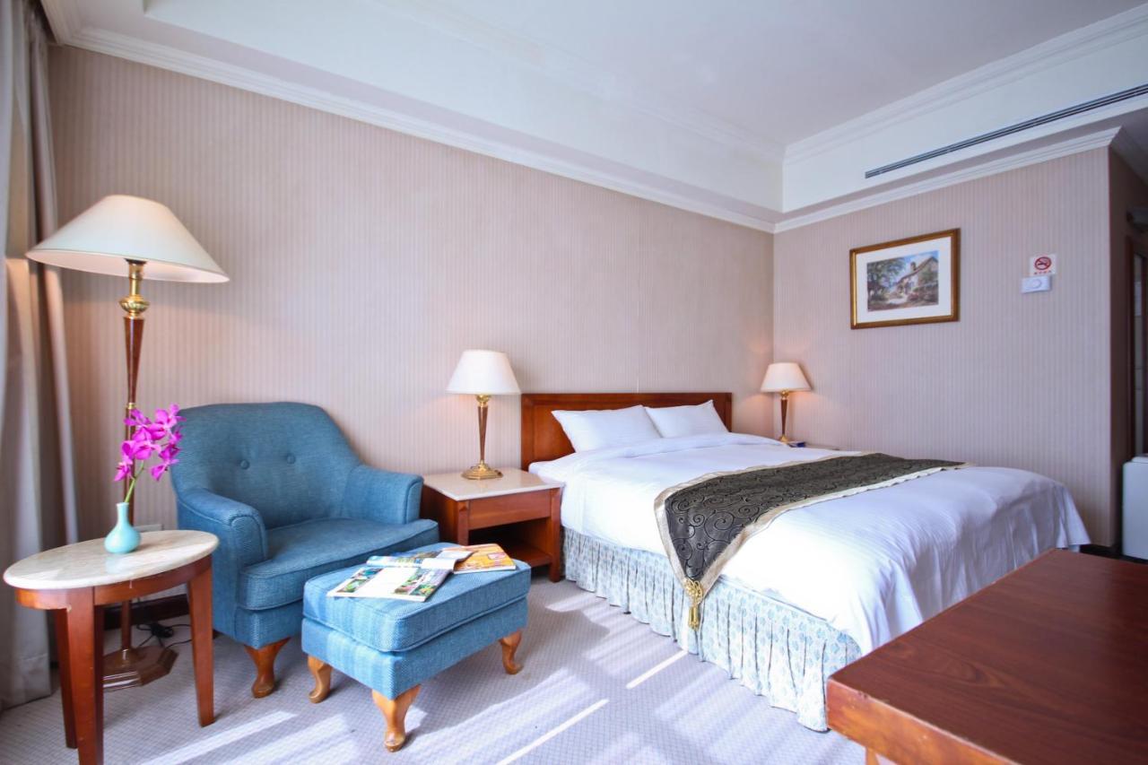 Grand Boss Hotel Yilan Экстерьер фото