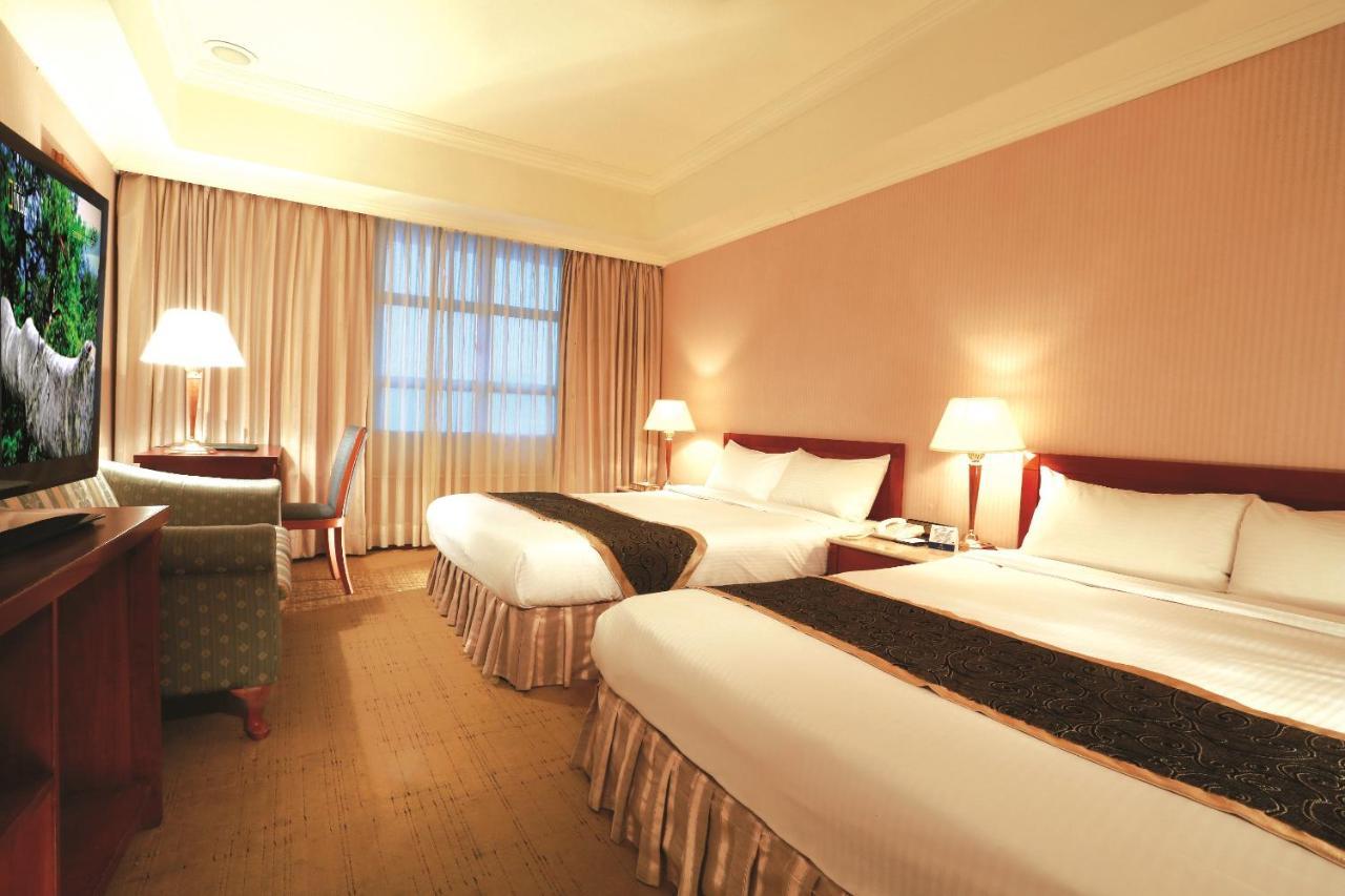 Grand Boss Hotel Yilan Экстерьер фото