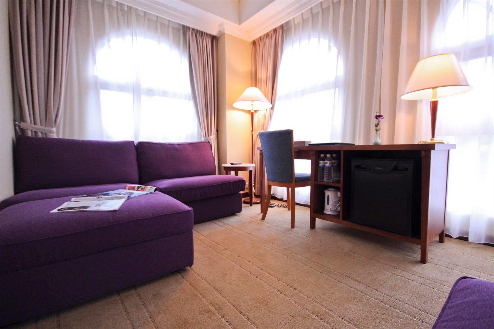 Grand Boss Hotel Yilan Экстерьер фото