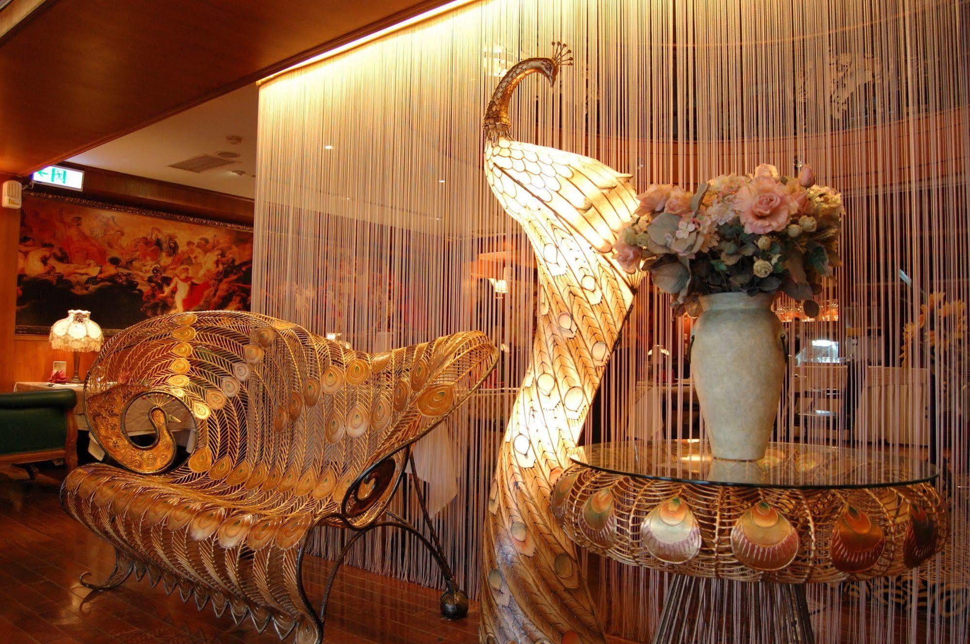 Grand Boss Hotel Yilan Экстерьер фото