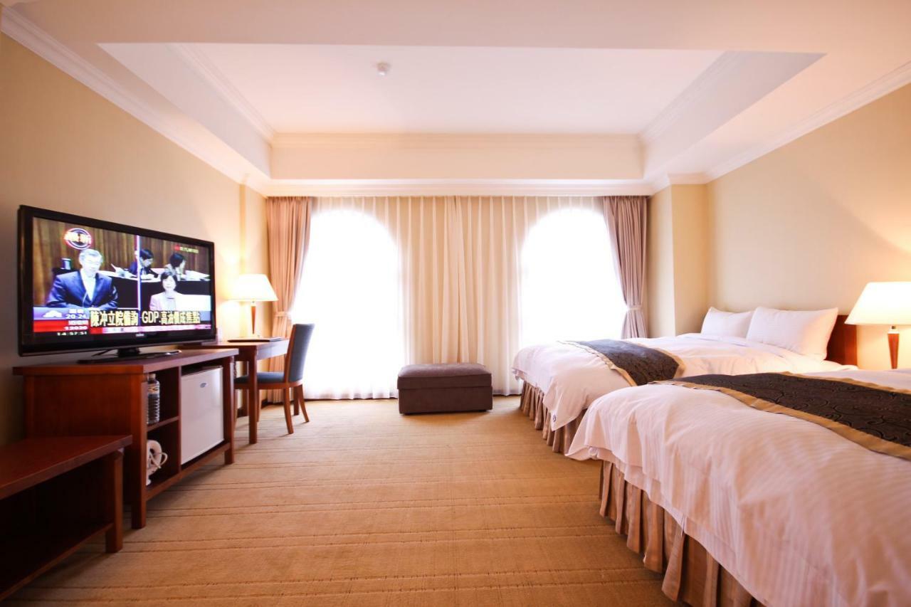 Grand Boss Hotel Yilan Экстерьер фото